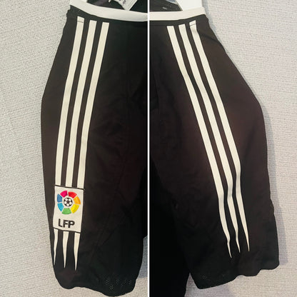 Real Madrid away football shirt
2004/05 Zidane Medium