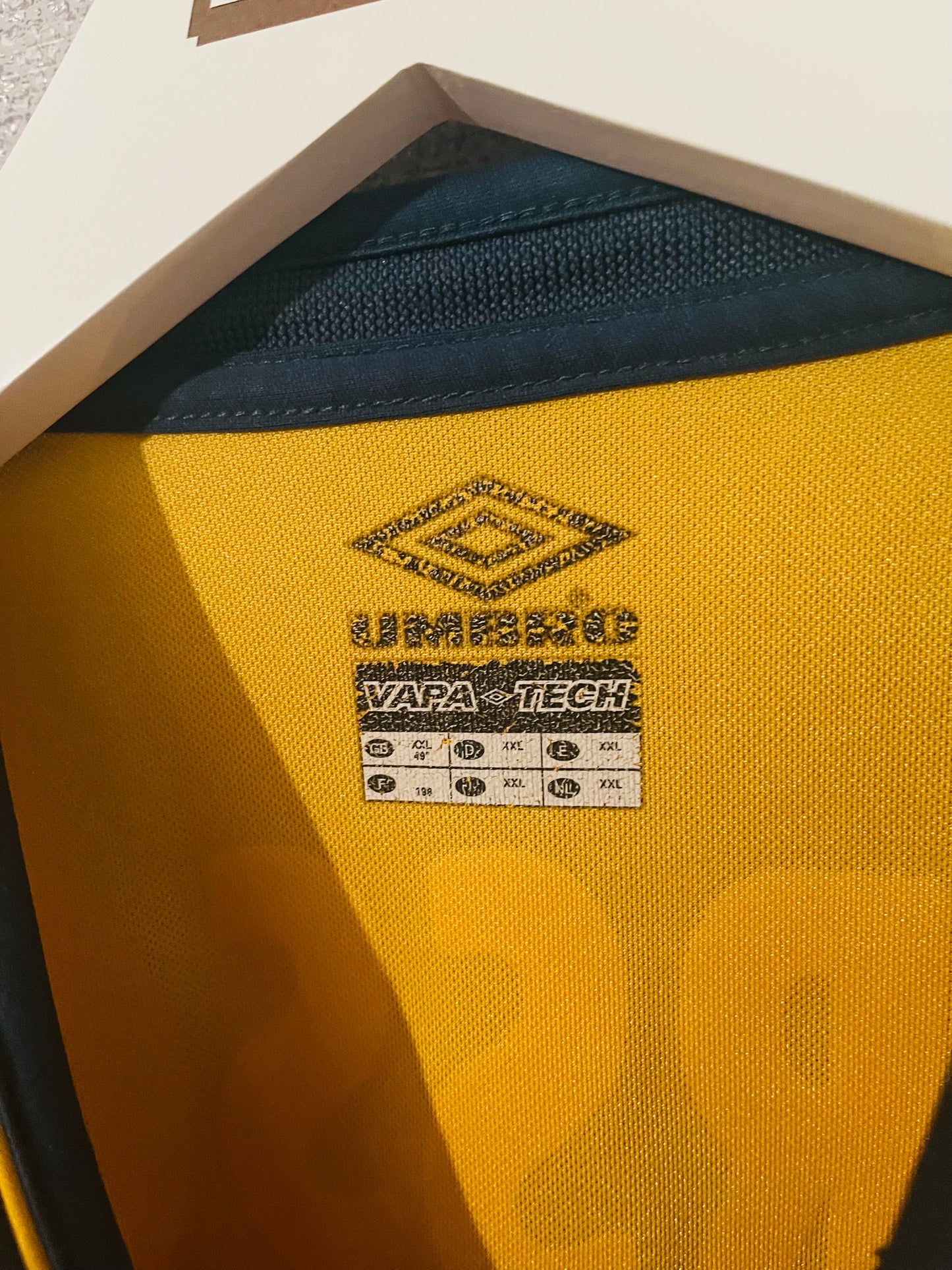 Glasgow Celtic away football shirt 2000/01 Larsson XXL