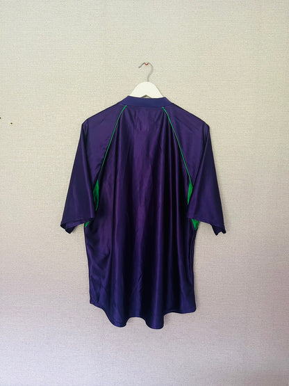 Hibernian away football shirt
2001/02 Large