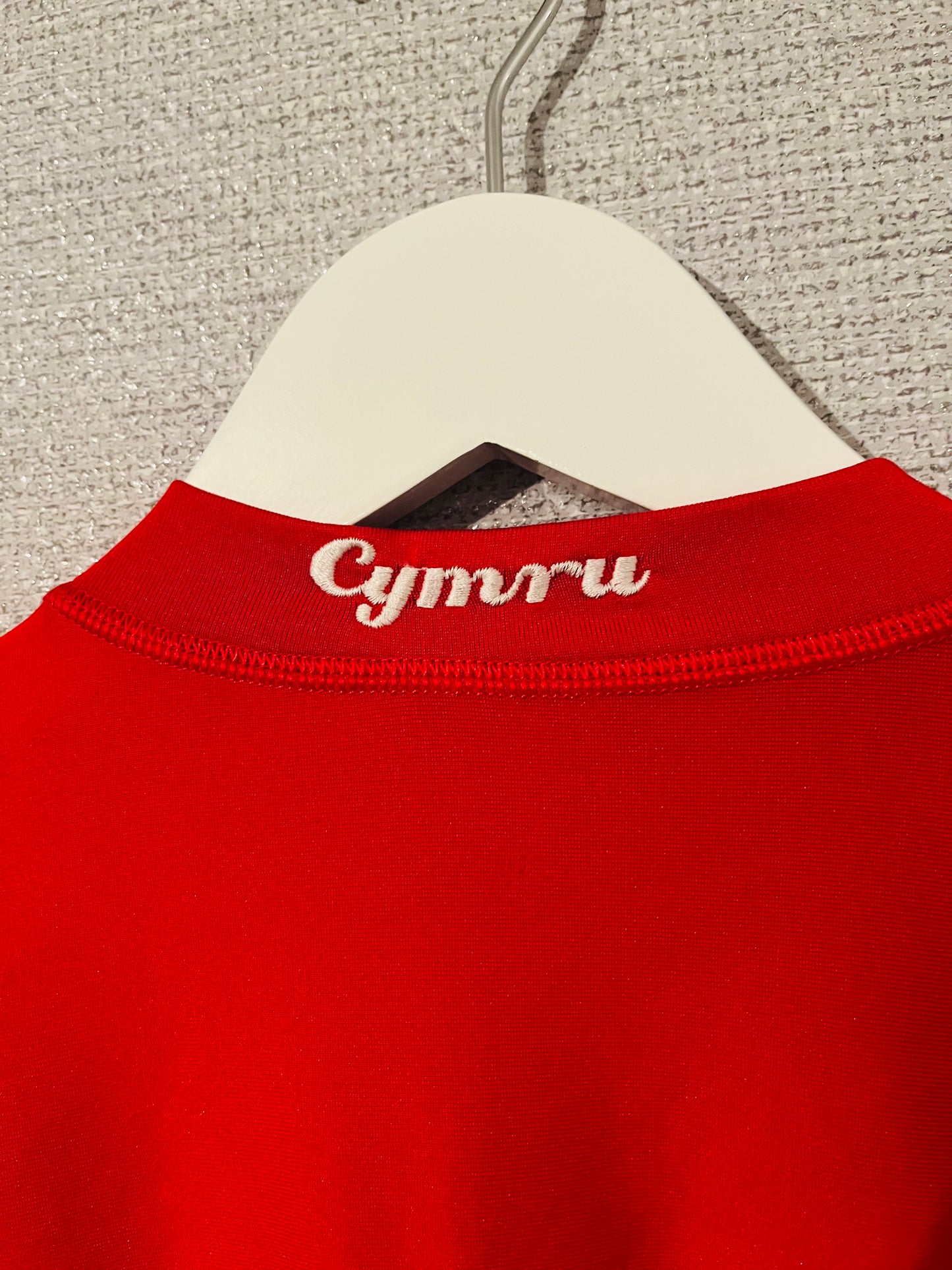 Wales home football shirt 2004/06 Large