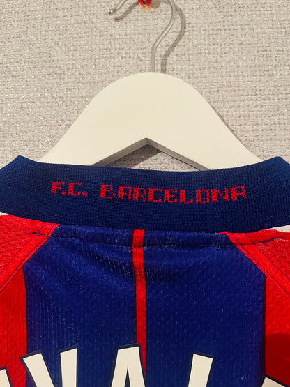 Barcelona home football shirt
1997/98 Rivaldo Medium