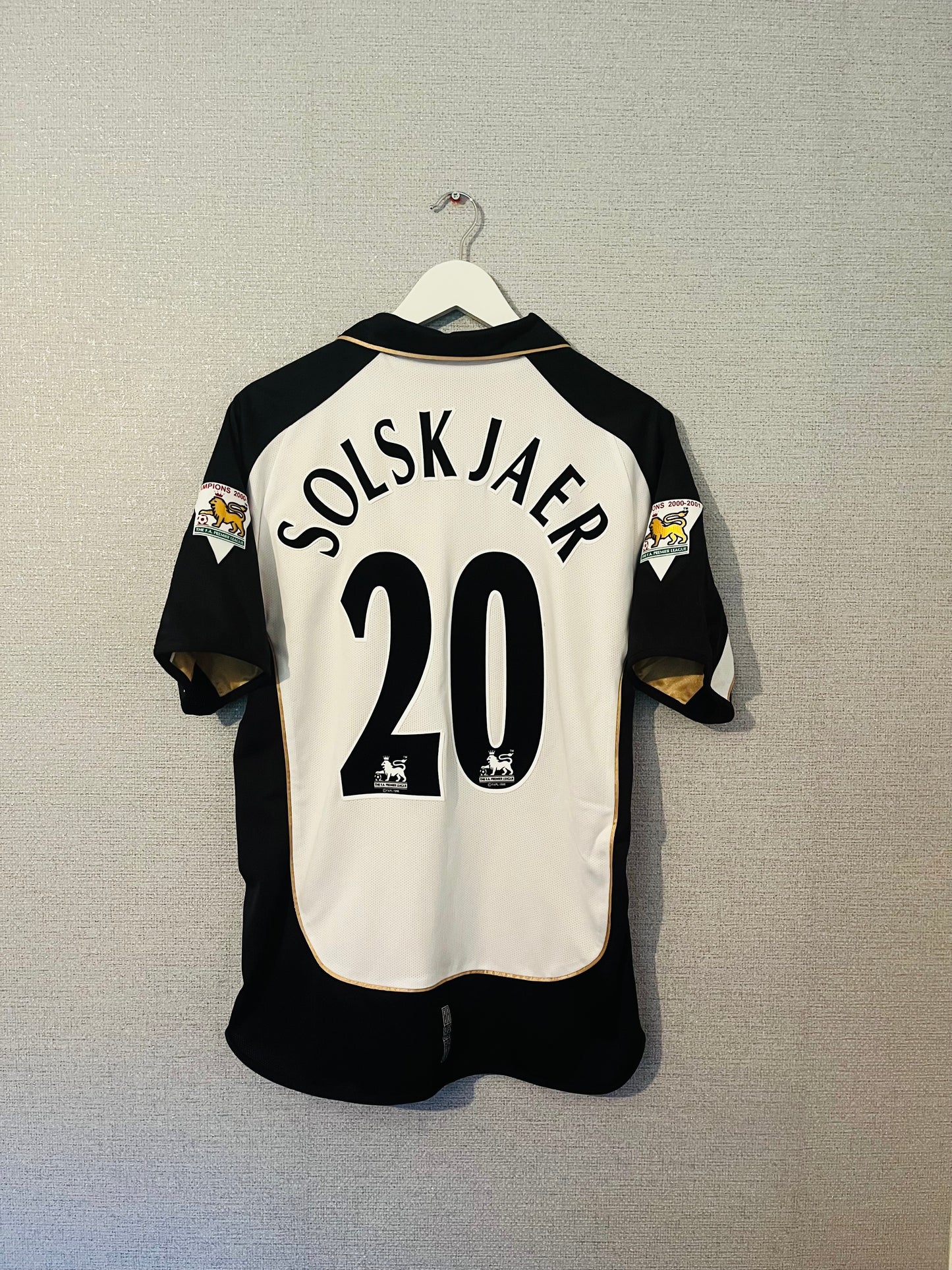 Manchester United away reversible football shirt 2001/02 Solskjaer Medium