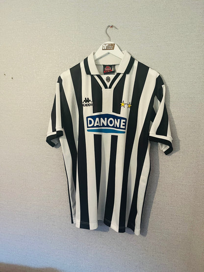 Juventus home football shirt
1994/95 XL