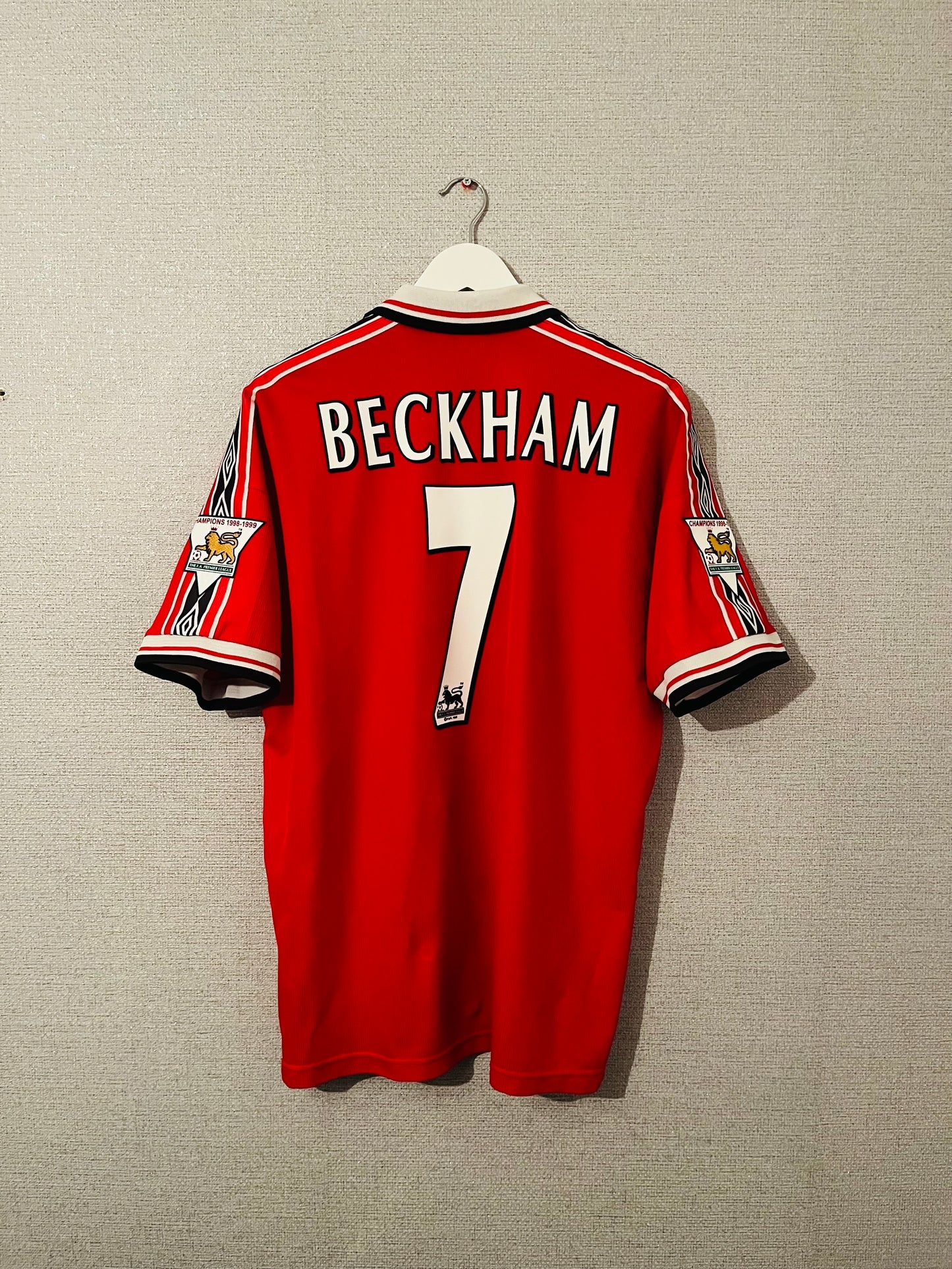 Manchester United home football shirt 1999/2000 Beckham XL