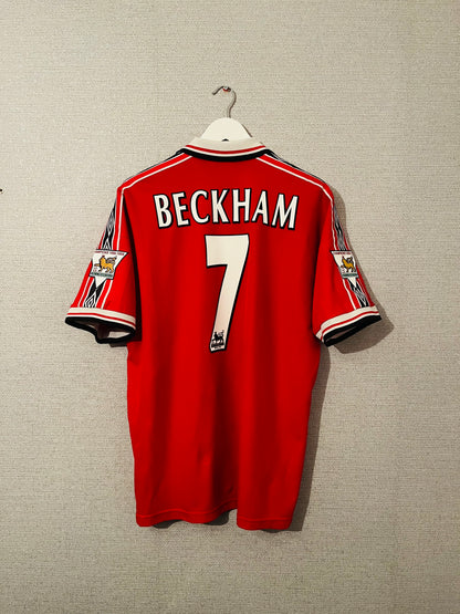 Manchester United home football shirt 1999/2000 Beckham XL