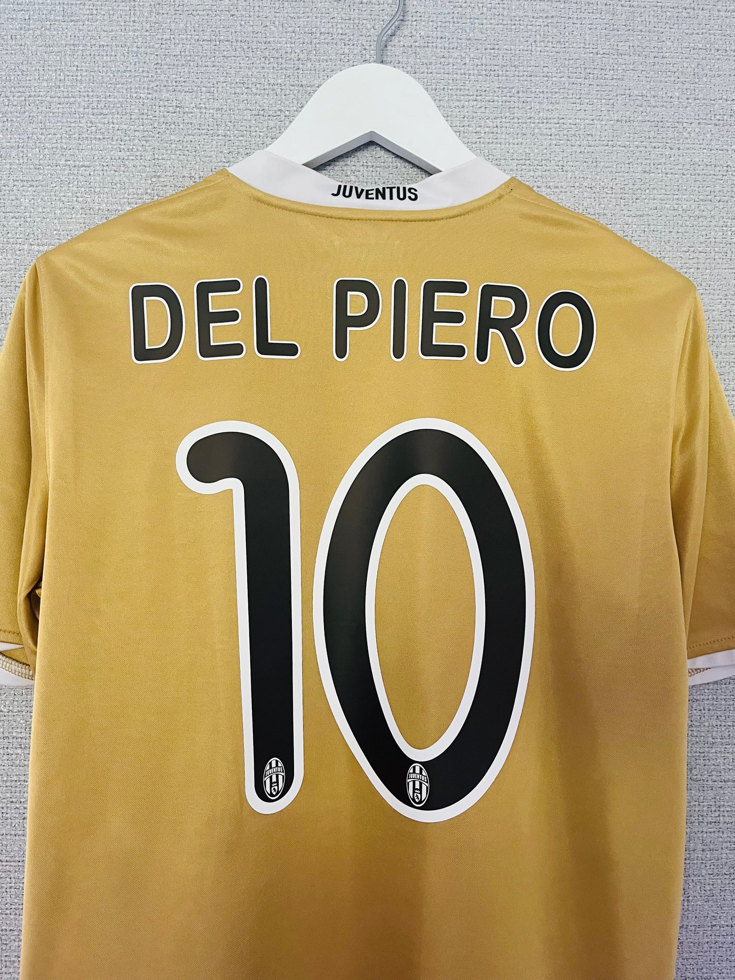 Juventus away football shirt 2008/09 Del Piero Medium