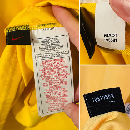 Arsenal away football shirt
2005/06 Henry XL