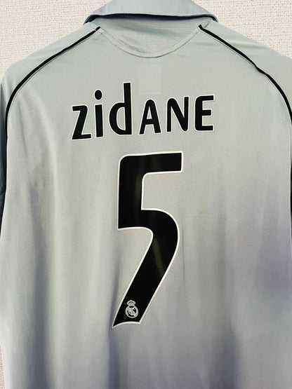 Real Madrid third football shirt
2005/06 Zidane Large