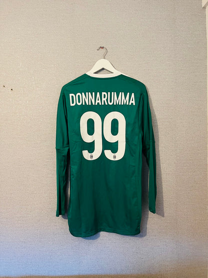 AC Milan goalkeeper football shirt
2017/18 Donnarumma Large