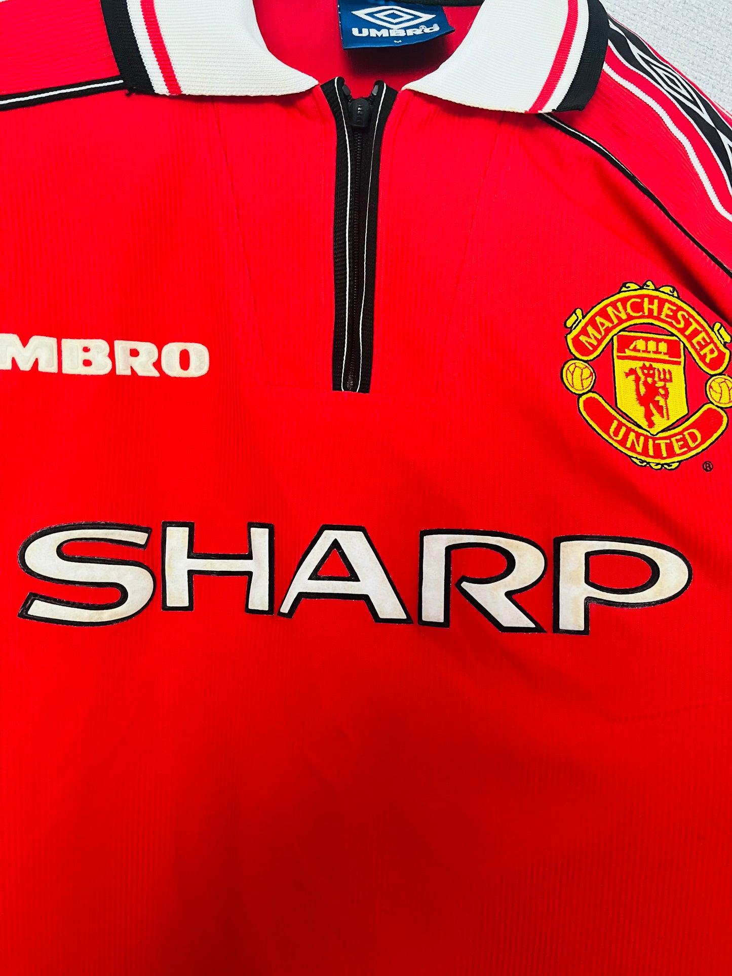 Manchester United home football shirt
1999/2000 Beckham Medium