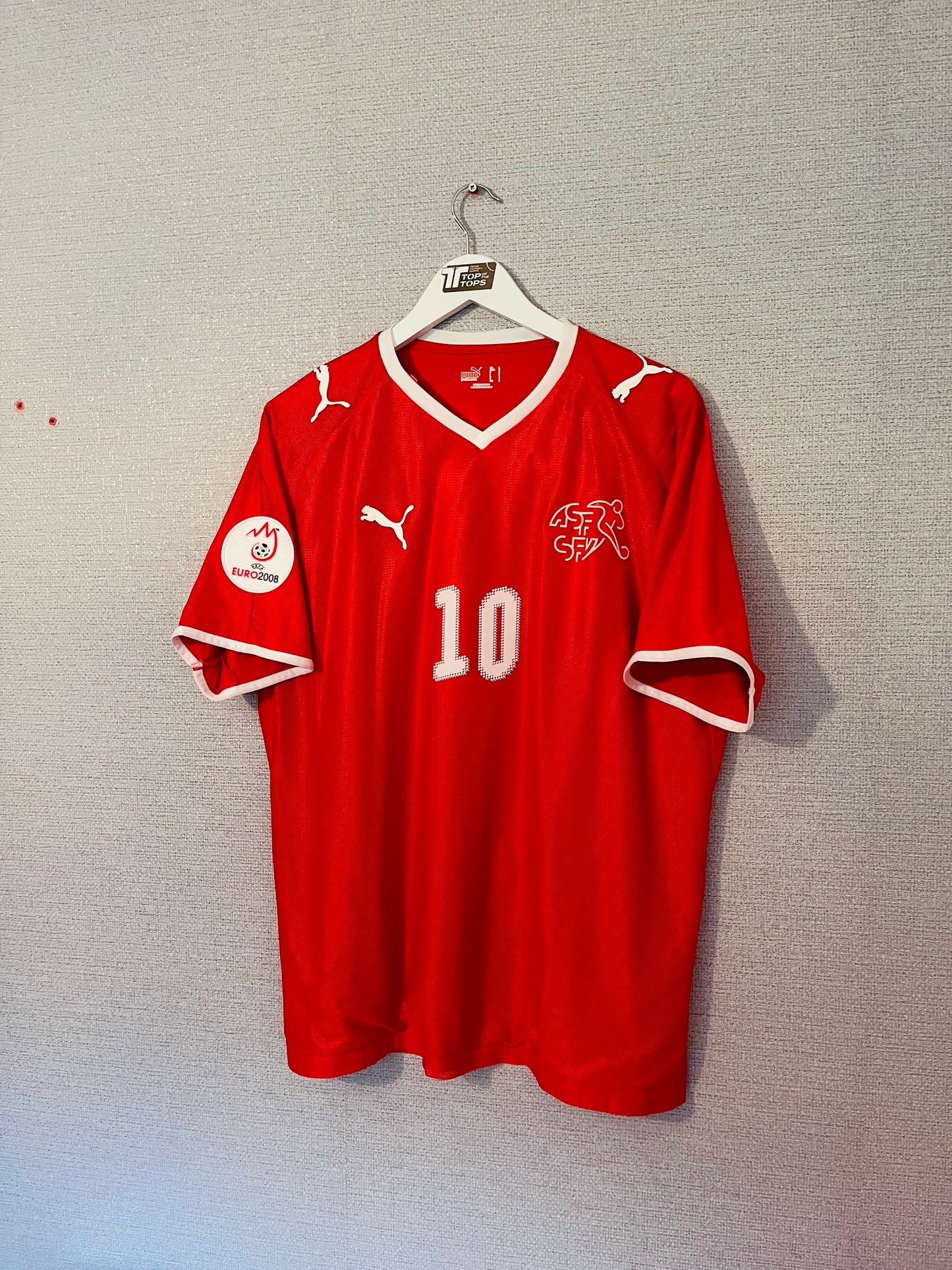 Switzerland home football shirt
Euro 2008 Hakan Yakin Large BNWTs