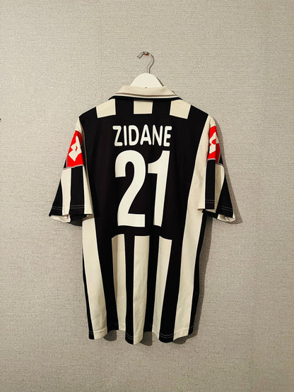 Juventus home football shirt 2000/01 Zidane Large