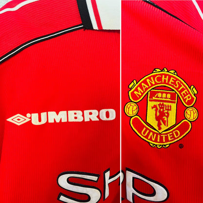 Manchester United home football shirt
1999/2000 Beckham Medium