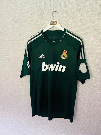 Real Madrid third football shirt
2012/13 CR7 Medium