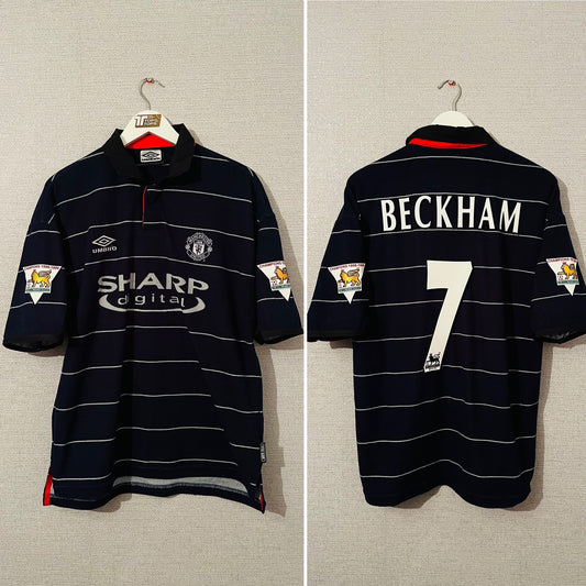 Manchester United away football shirt 1999/2000 Beckham Medium