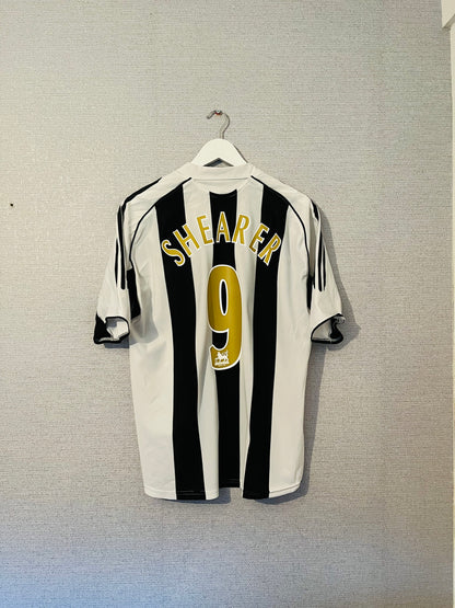 Newcastle United home football shirt 2005/07 Shearer Large