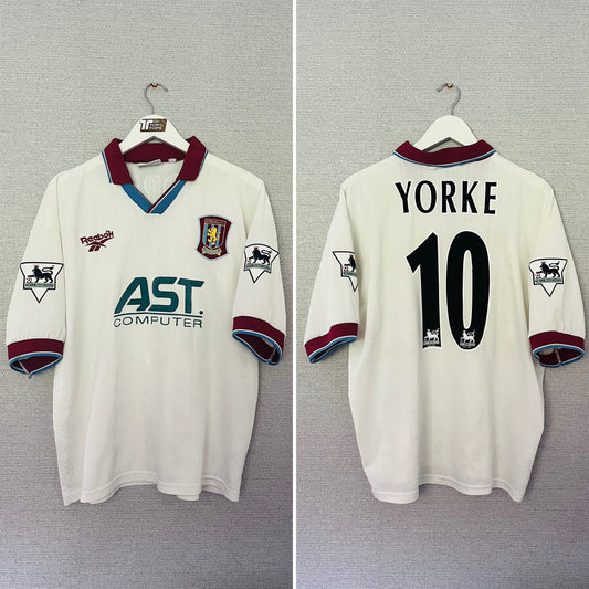 Aston Villa away football shirt
1996/98 Yorke Large