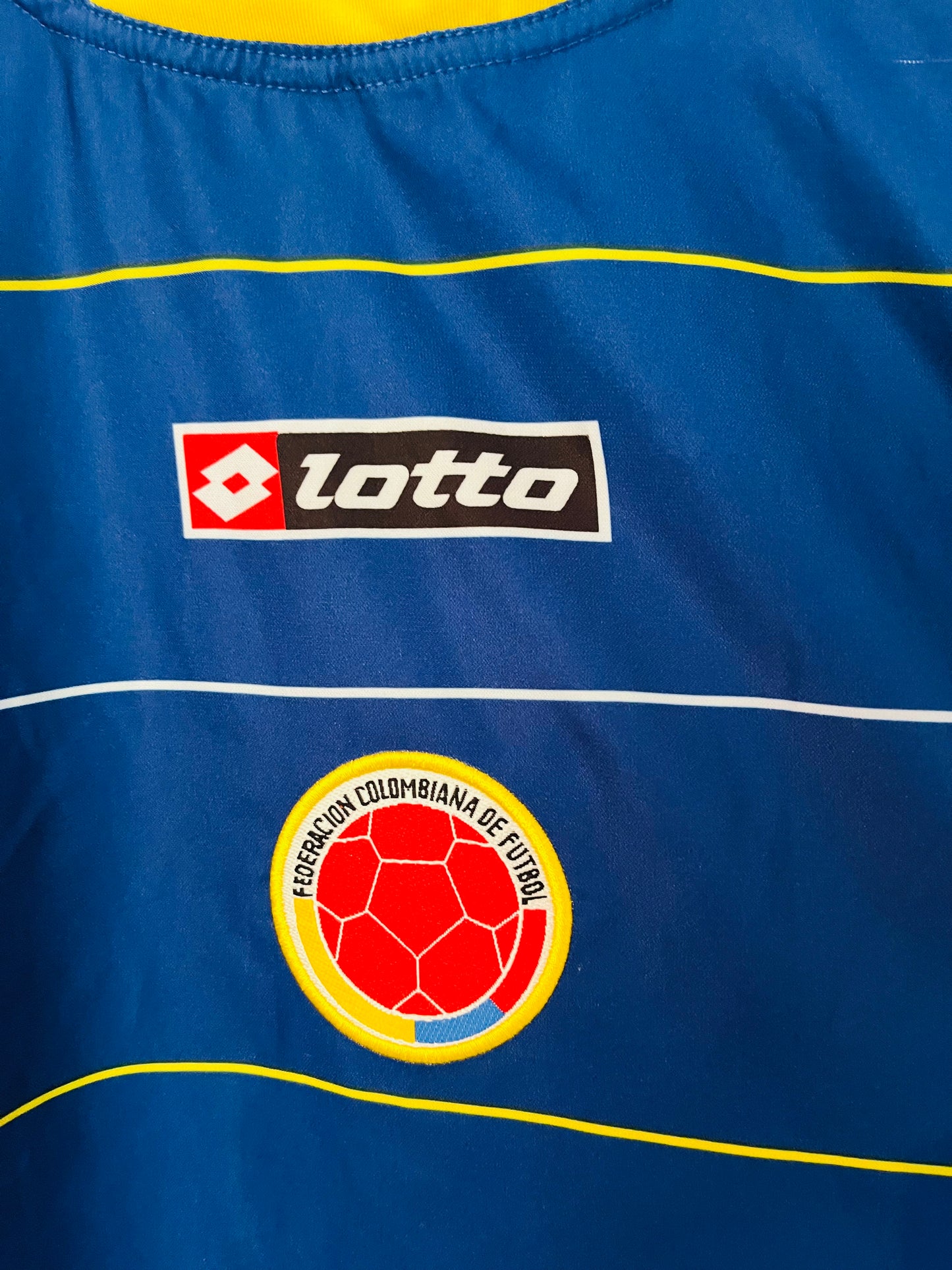 Colombia away football shirt
2004/07 XL