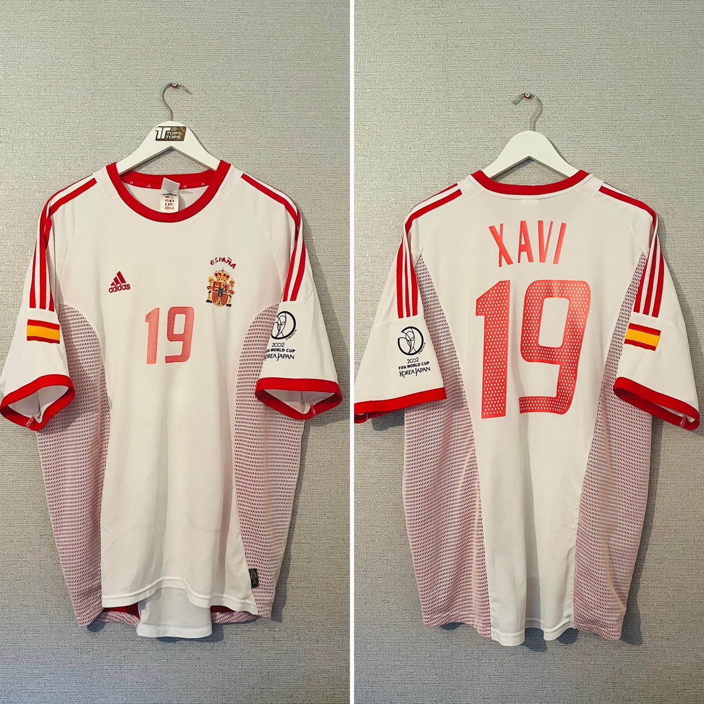 Spain away football shirt
W/C 2002 Xavi XXL
