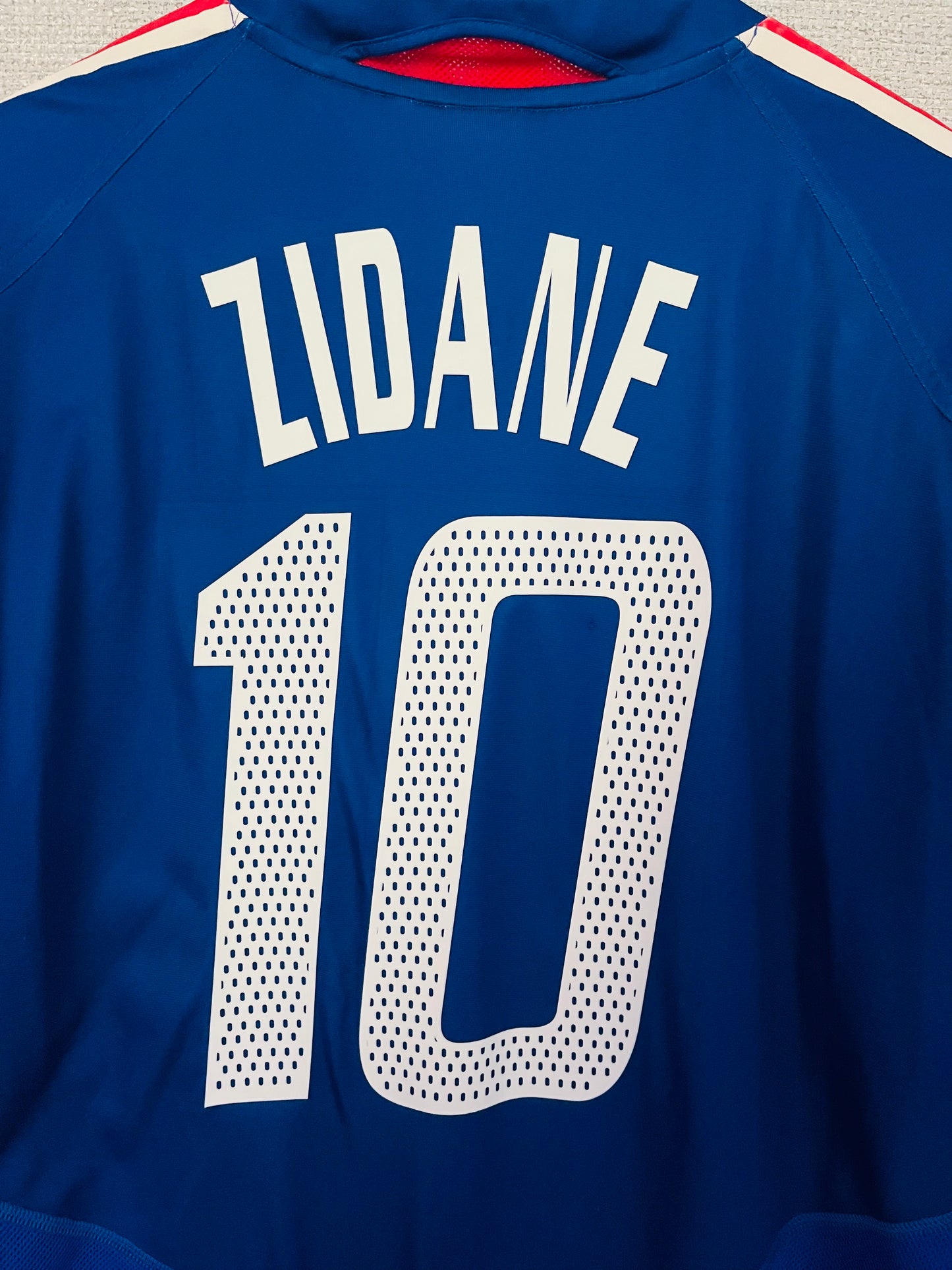France home football shirt
Euro 2004 Zidane XL
