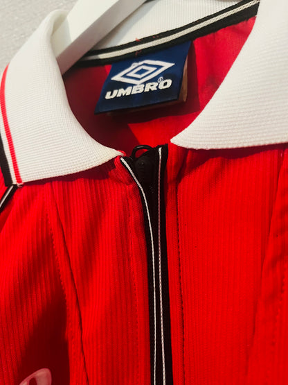 Manchester United home football shirt 1999/2000 Beckham XL