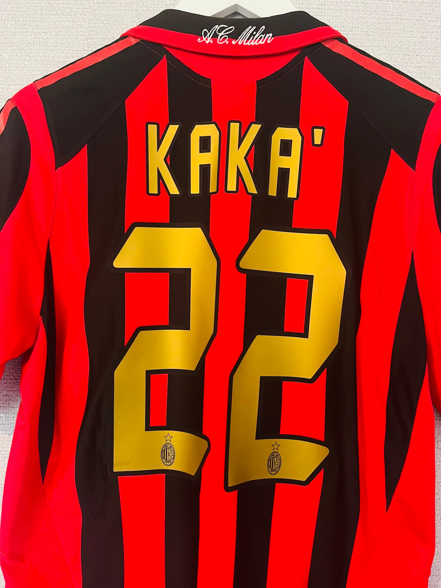 AC Milan home football shirt
2005/06 Kaka Medium