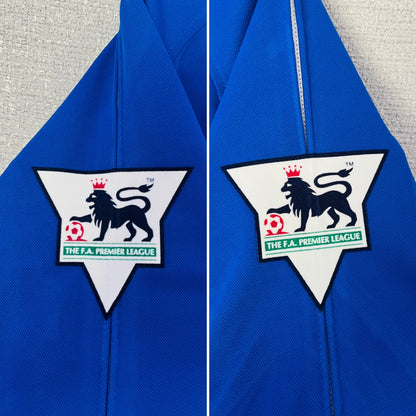 Chelsea home football shirt
2001/03 Zola Large