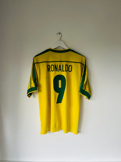 Brazil home football shirt
W/C 1998 R9 medium