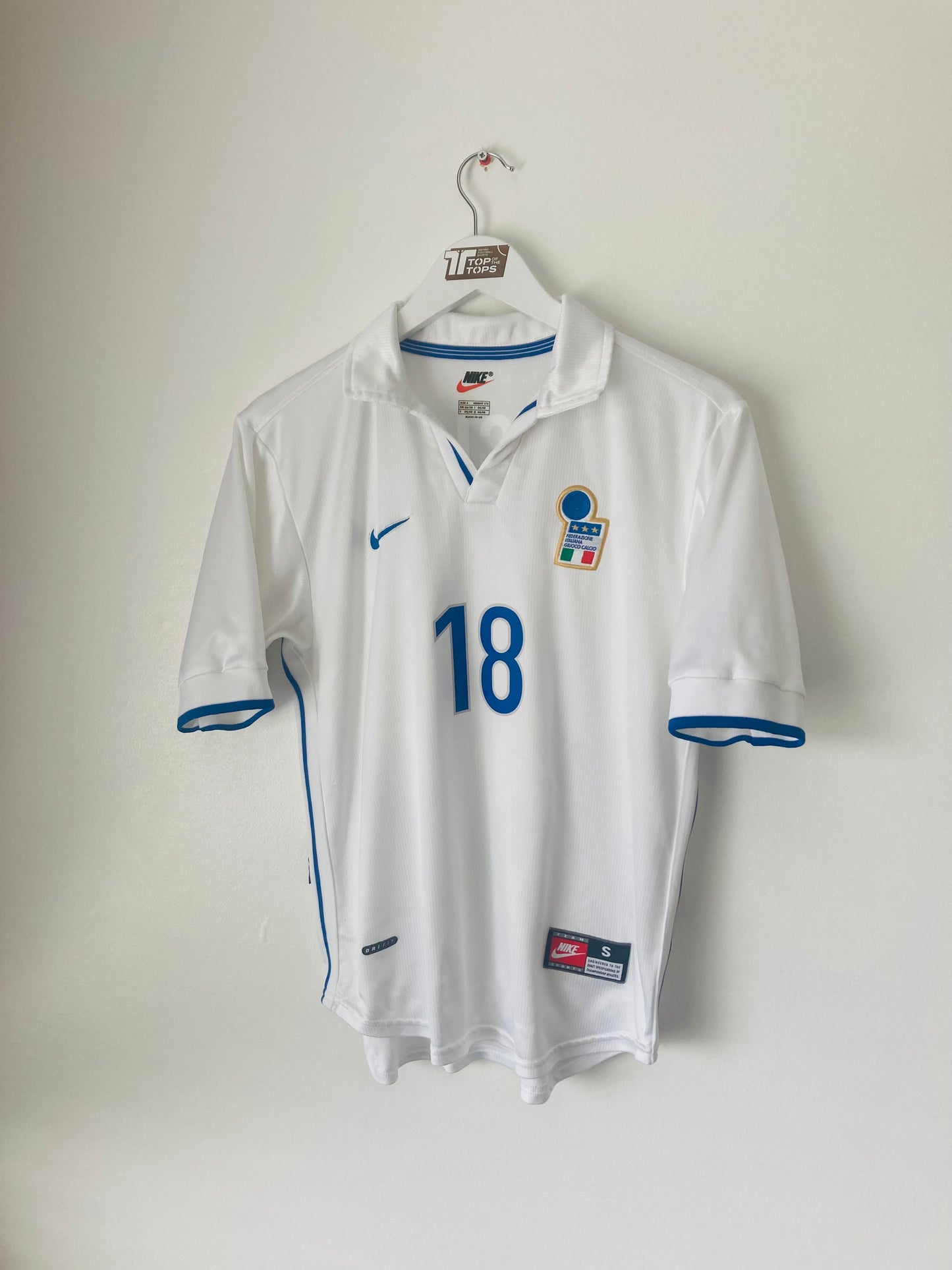 Italy away football shirt W/C 1998 Baggio Small