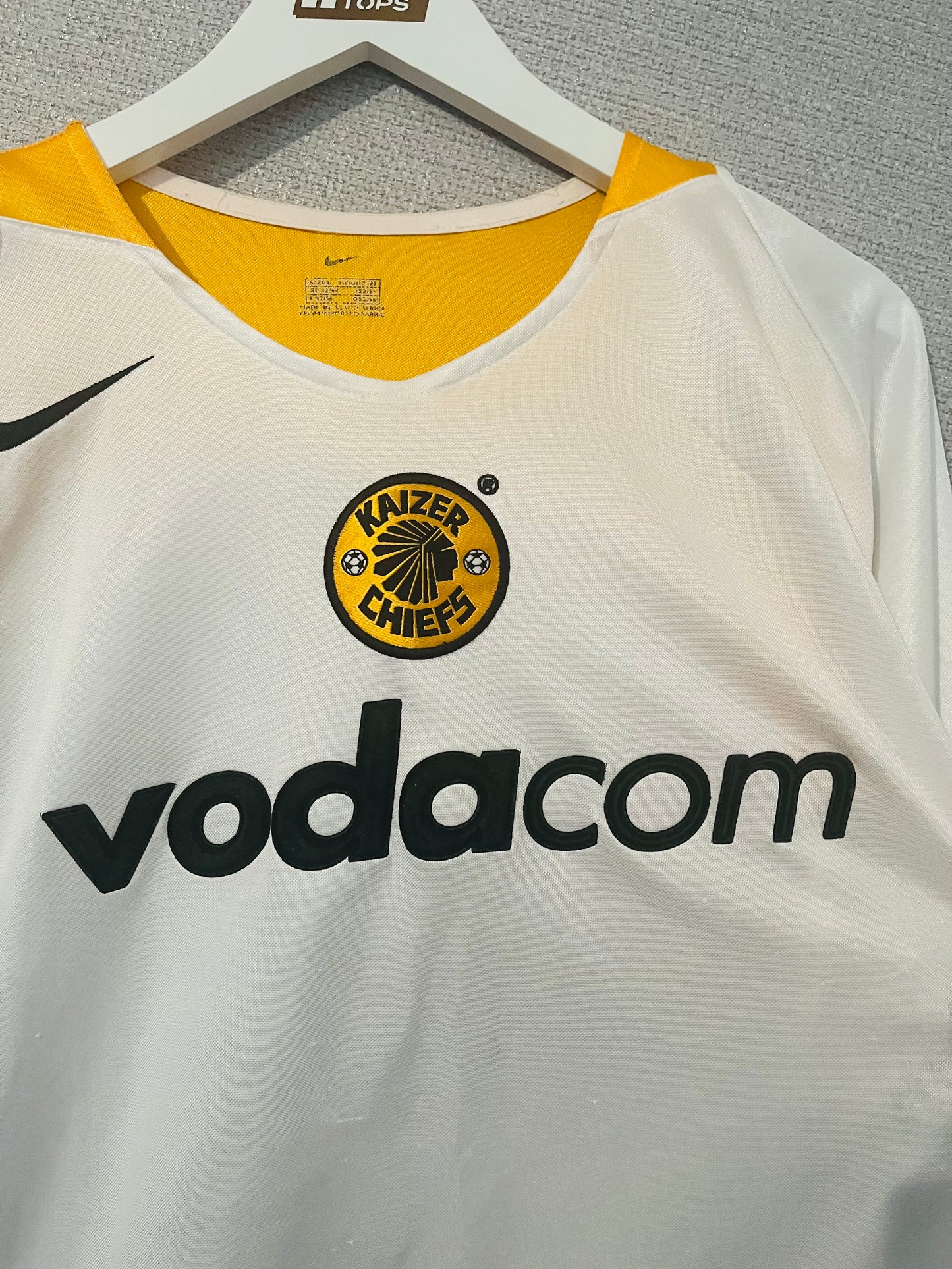 Kaizer Chiefs away football shirt 2004/05 Large