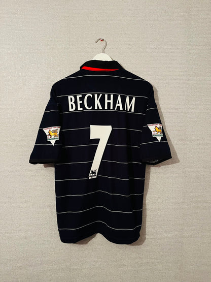 Manchester United away football shirt 1999/2000 Beckham Medium