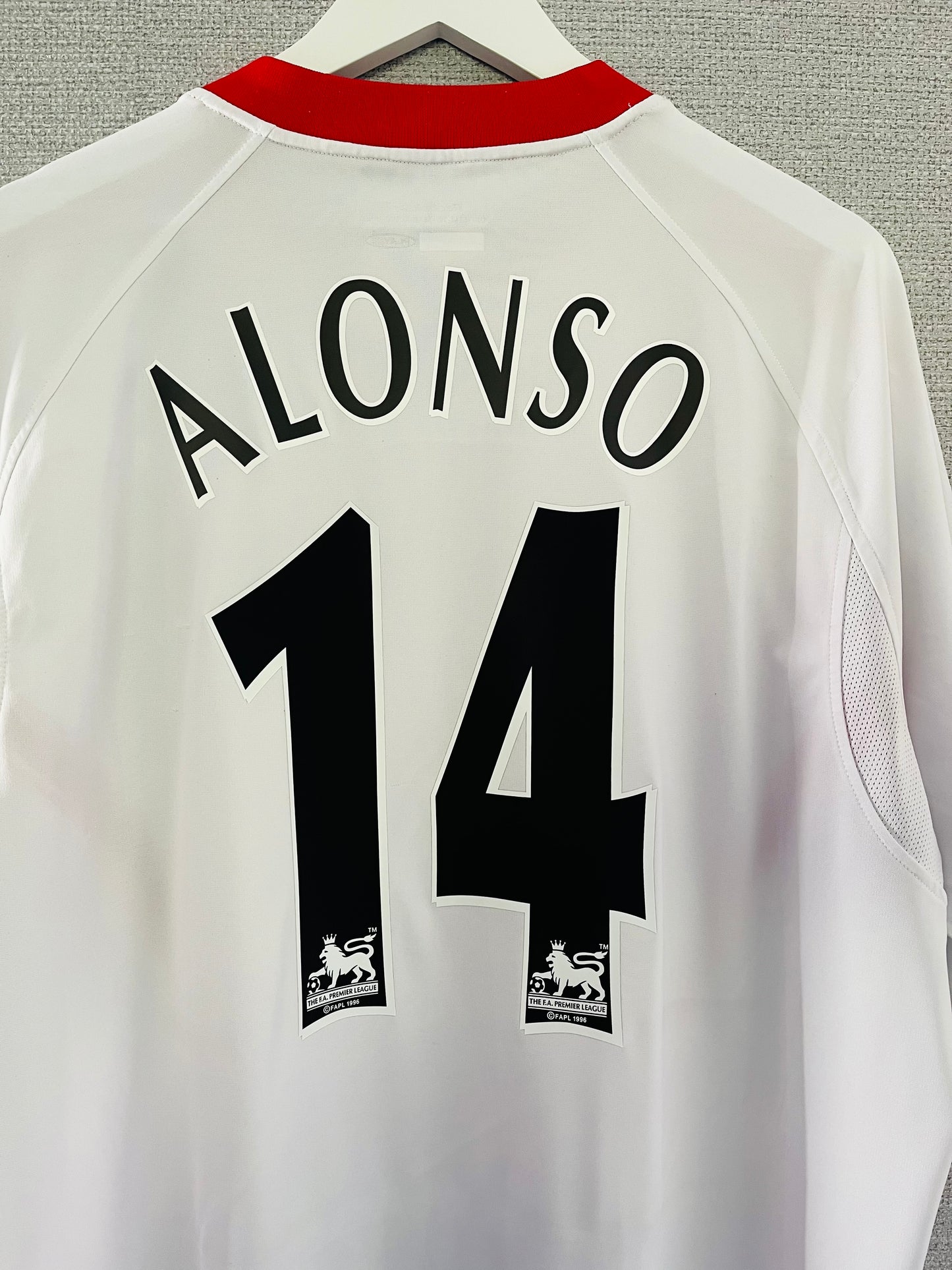 Liverpool away football shirt 2005/06 Alonso XL