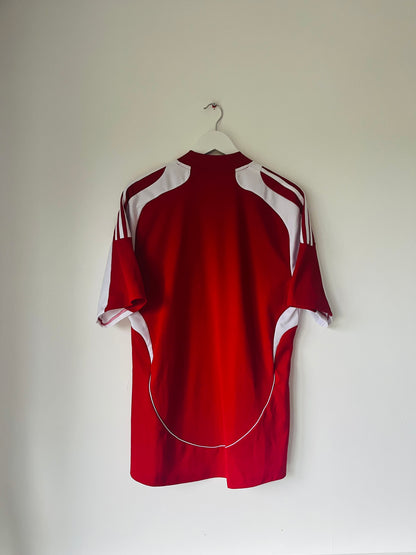 Red Bull Salzburg third football shirt
2010/11 Large
