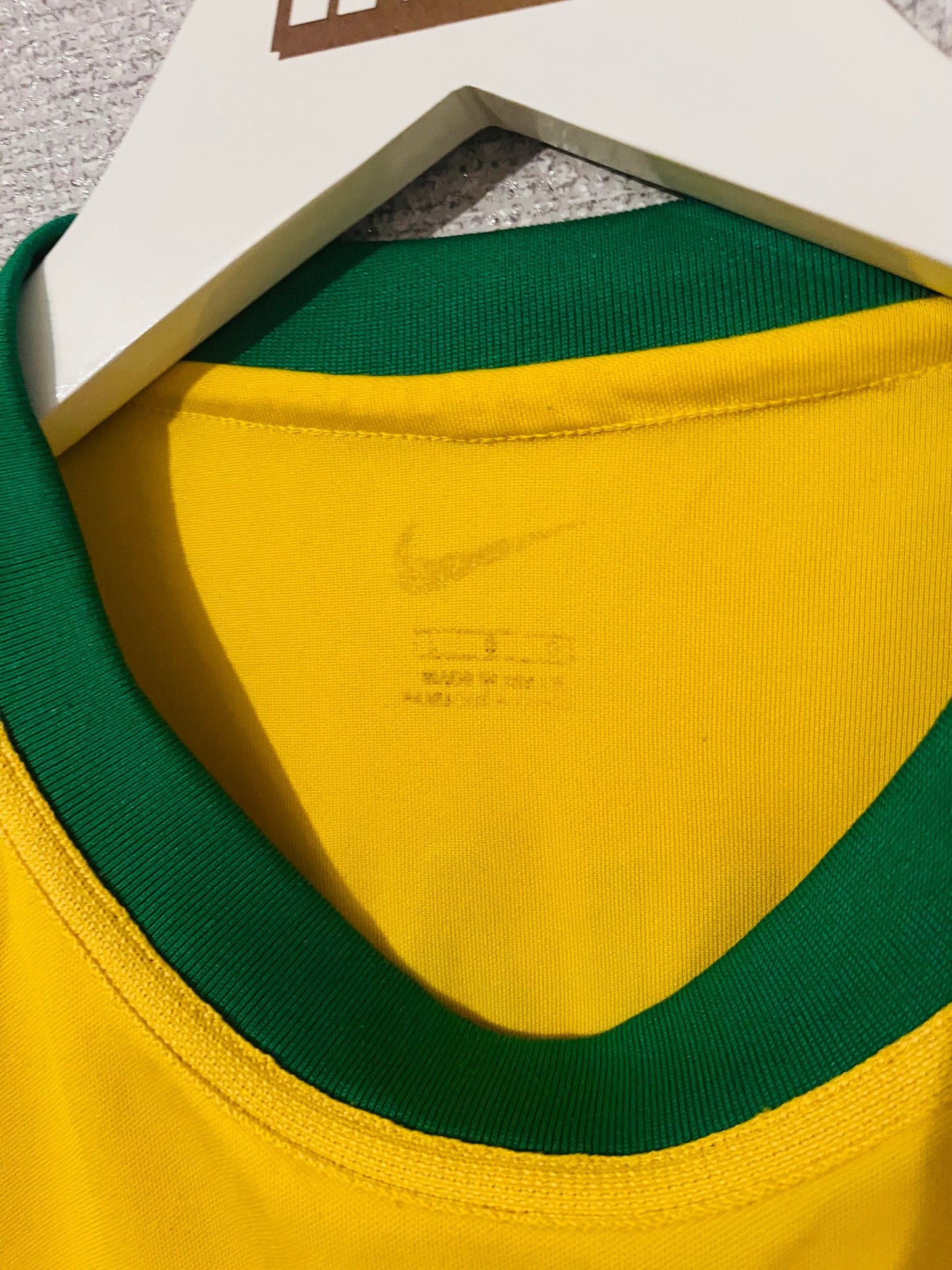 Brazil home football shirt 2000/02 R9 Large