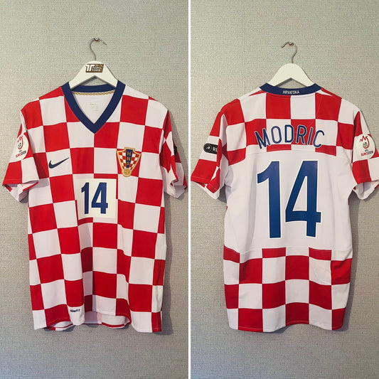 Croatia home football shirt
Euro 2008 Modric Medium