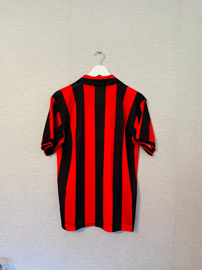 AC Milan home football shirt
1990/92 Medium