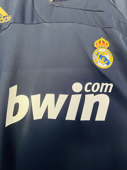 Real Madrid away football shirt
2007/08 Van Nistelrooy Medium