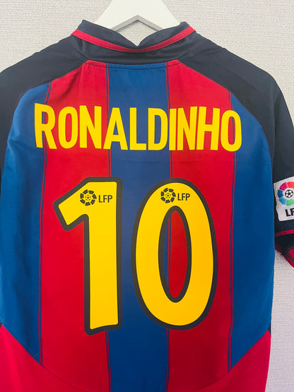 Barcelona home football shirt 2003/04 Ronaldinho Medium