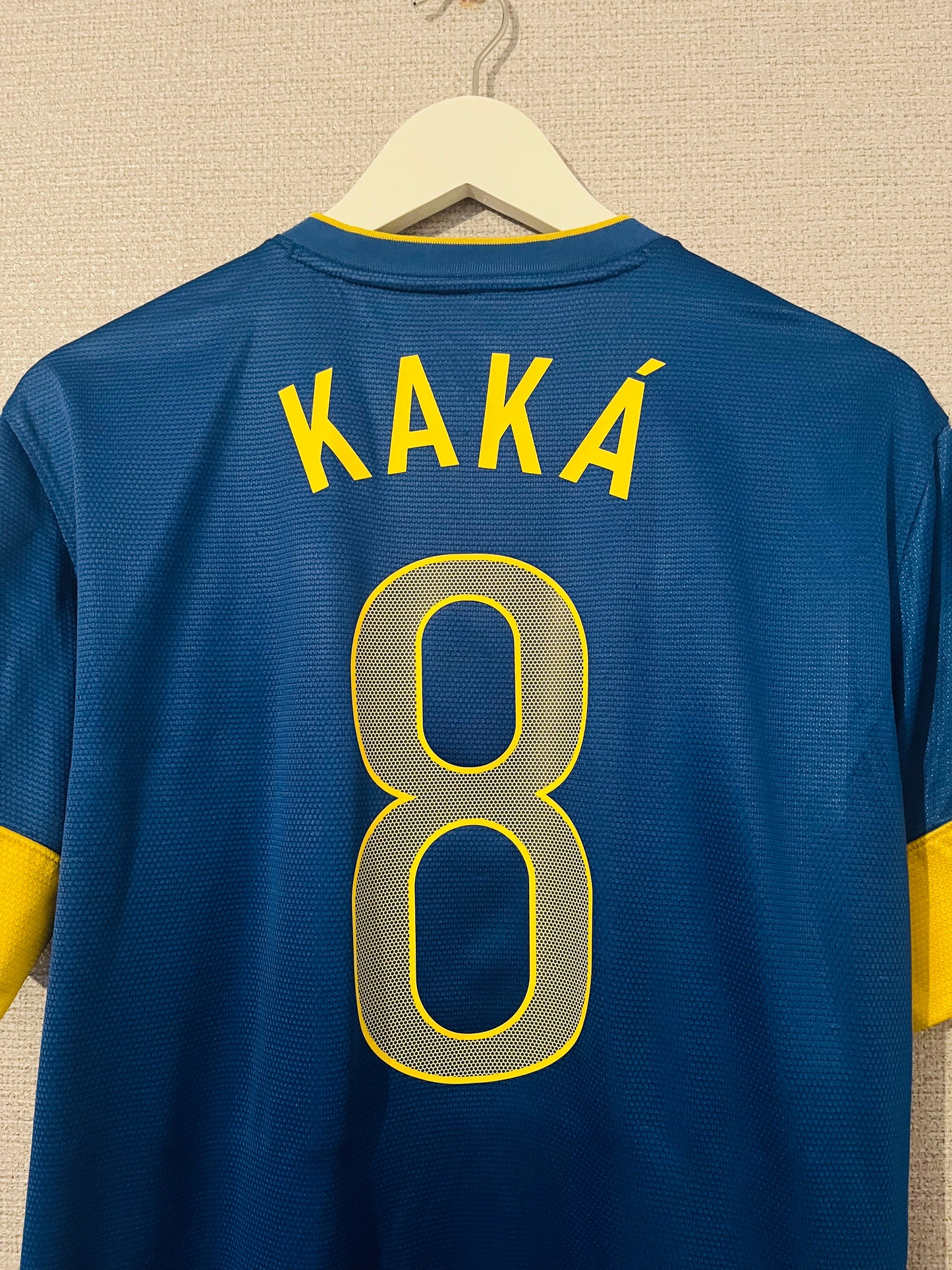 Brazil away football shirt
2012/13 Kaka Medium