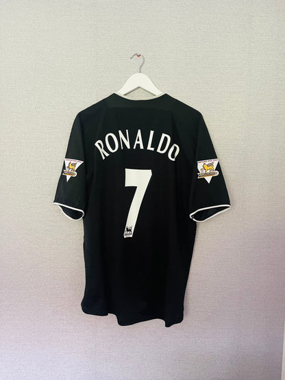 Manchester United away football shirt
2003/04 CR7 XL