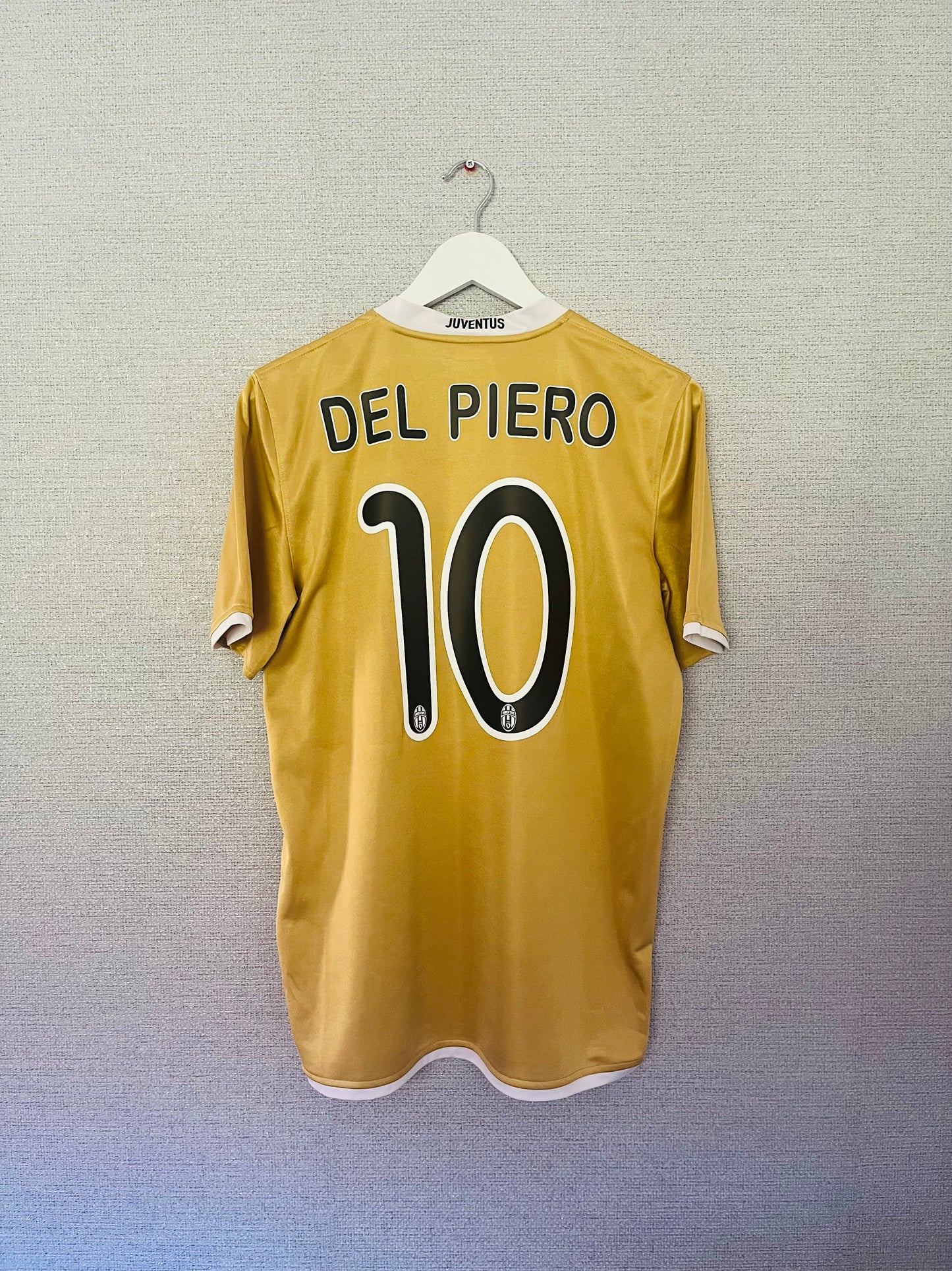 Juventus away football shirt 2008/09 Del Piero Medium