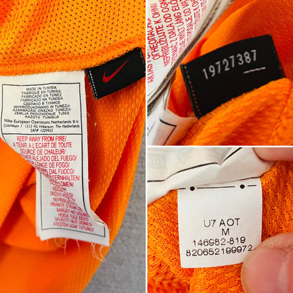 Barcelona away football shirt
2006/07 Ronaldinho Medium