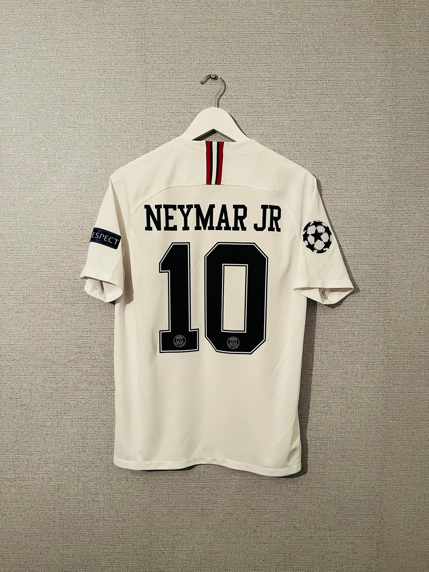 PSG cup football shirt
2018/19 Neymar Jr Medium