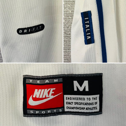 Italy away football shirt
W/C 1998 Baggio Medium