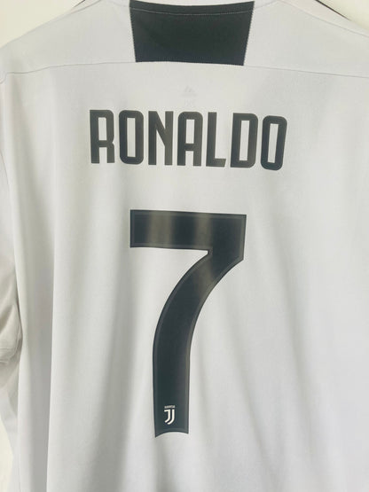 Juventus home football shirt 2018/19 CR7 XXL