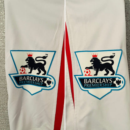 Liverpool away football shirt
2005/06 Gerrard Large