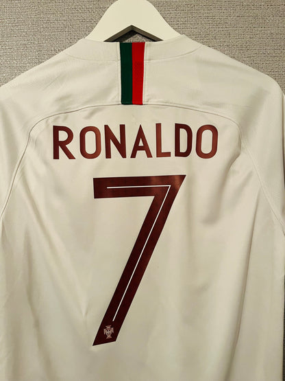 Portugal away football shirt        W/C 2018 CR7 Medium