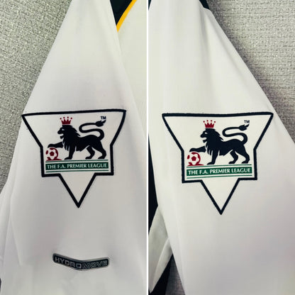 Liverpool away football shirt 2001/03 Owen Medium