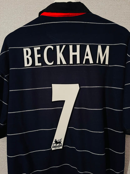 Manchester United away football shirt 1999/2000 Beckham Medium