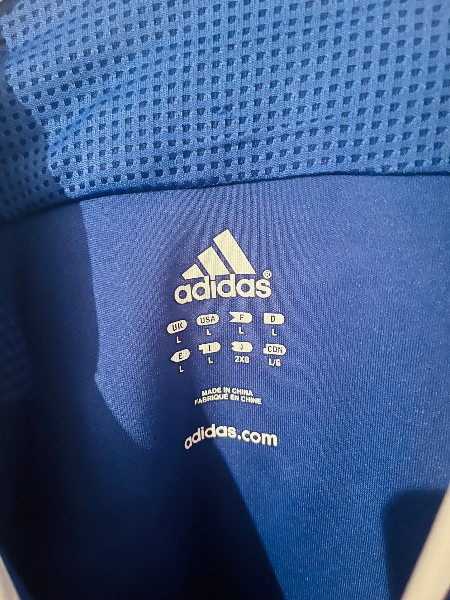 Chelsea home football shirt
2006/08 Drogba Large